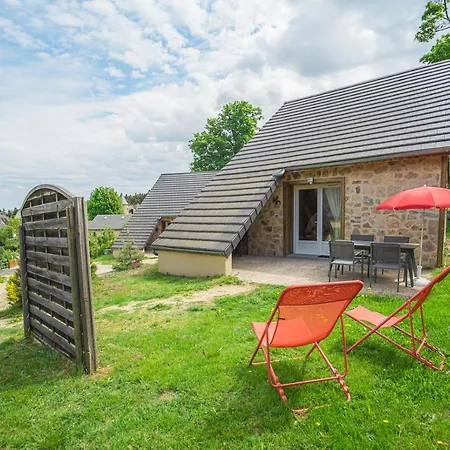 Village De Gites Les Chalets De L'Aubrac Aumont-Aubrac Exterior photo